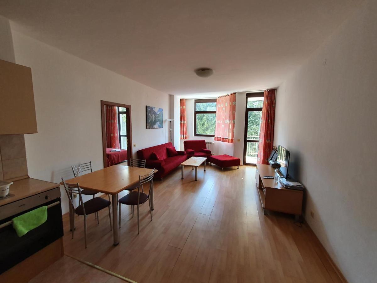 Flora Apartments Tmf 보로베츠 외부 사진